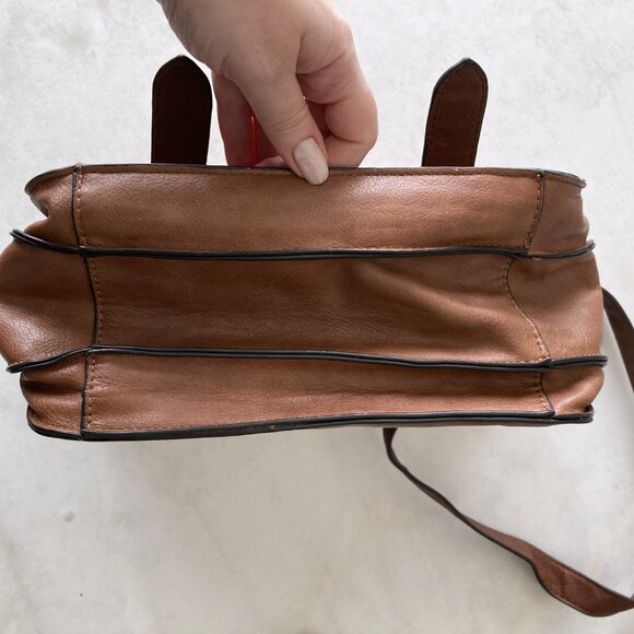 Le Chateau tan brown satchel crossbody bag / purse with buckles, messenger style - Picture 7 of 11